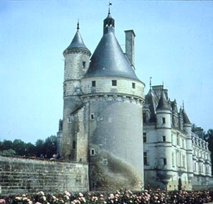 Chenonceau - a fairytale beauty and an infamous history. Copyright: Mary O�Brien.