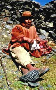 A Peruvian trekker. Copyright: Warren Lieb.